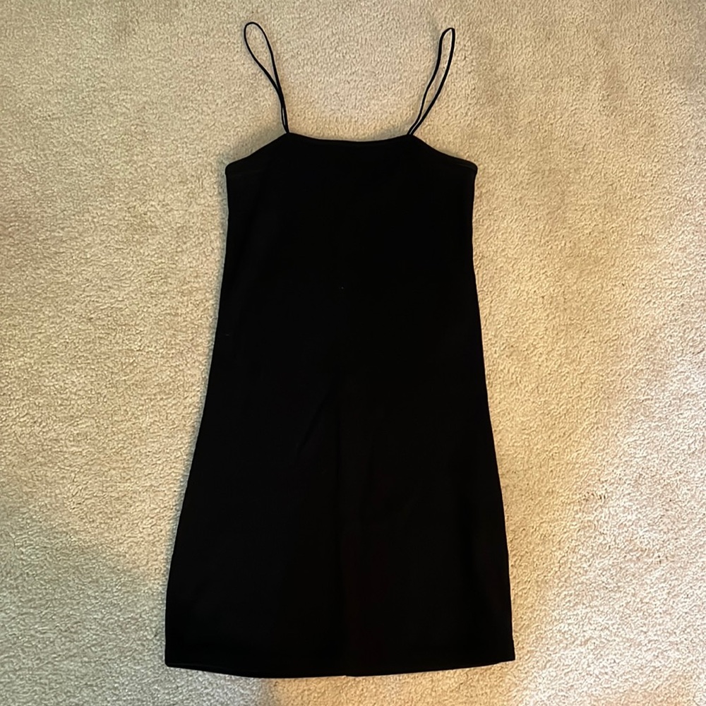 Black bodycon dress